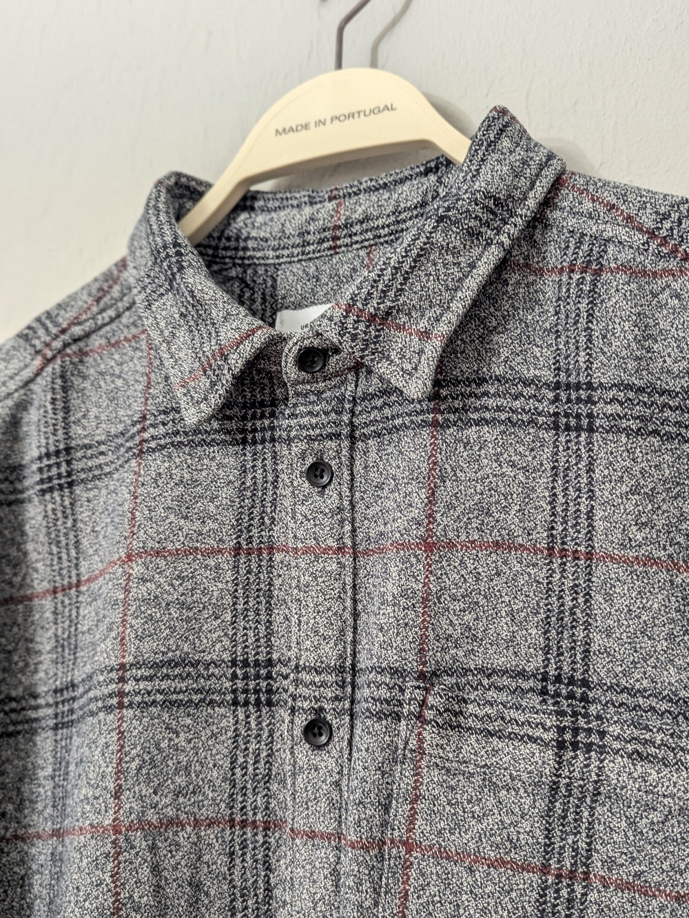 Urban Outfitters Gray Plaid Flannel Long Sleeve Men’s Button Up Shirt Size Large